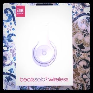 Beats solo3 wireless headphones - NEW IN WRAPPING
